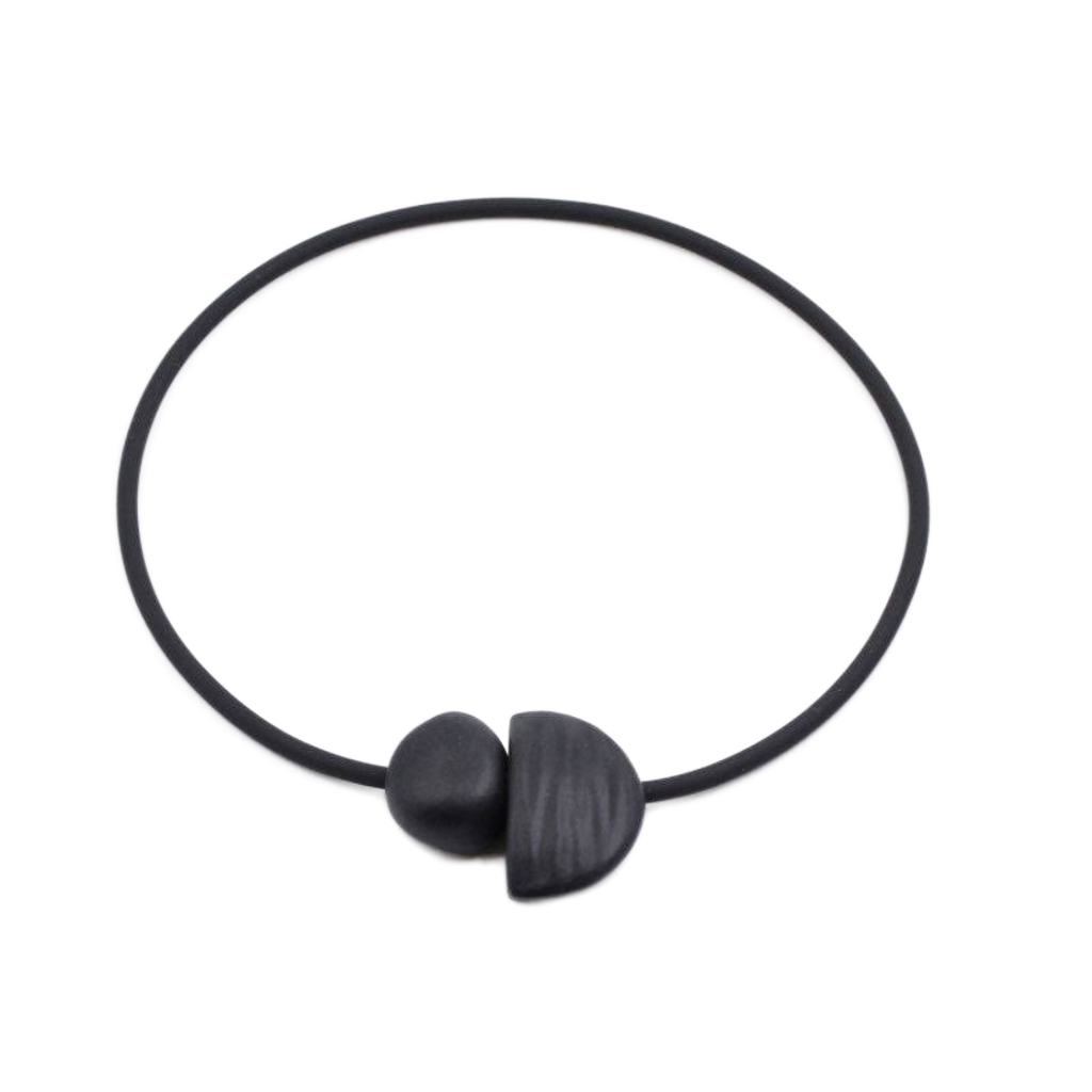 Leo Ceramic PVC Necklace, Black