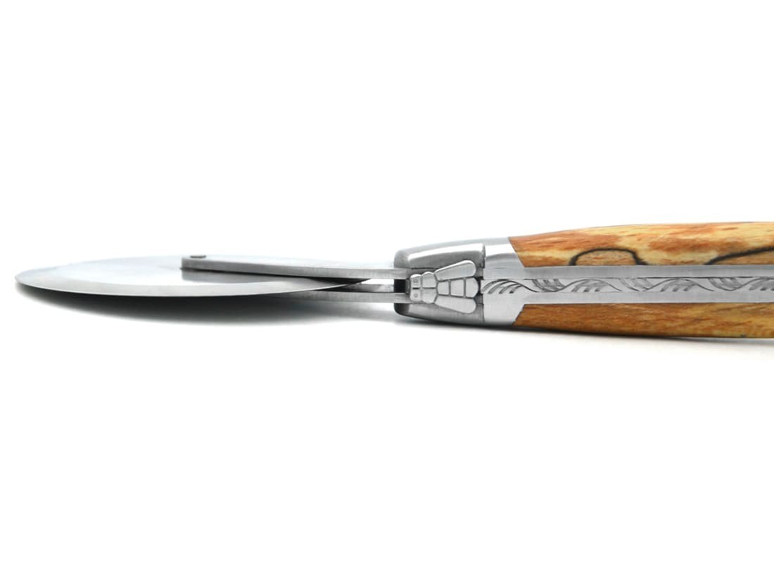 Laguiole Pizza Wheel Aubrac Beech Handle, Prestige Collection