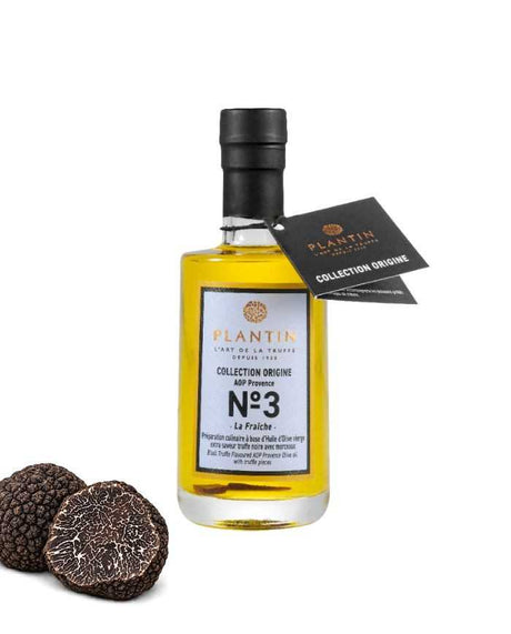 The vibrant freshness of an AOP Provence Extra Virgin Olive Oil combined with the finesse of Black Truffle. Just a few drops are enough to reveal the freshness and precision of your dishes