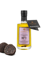 The noble intensity of an AOP Nyons Extra Virgin Olive Oil meets the aromatic elegance of Black Truffle. Just a few drops are enough to transform an everyday dish into a gastronomic creation!