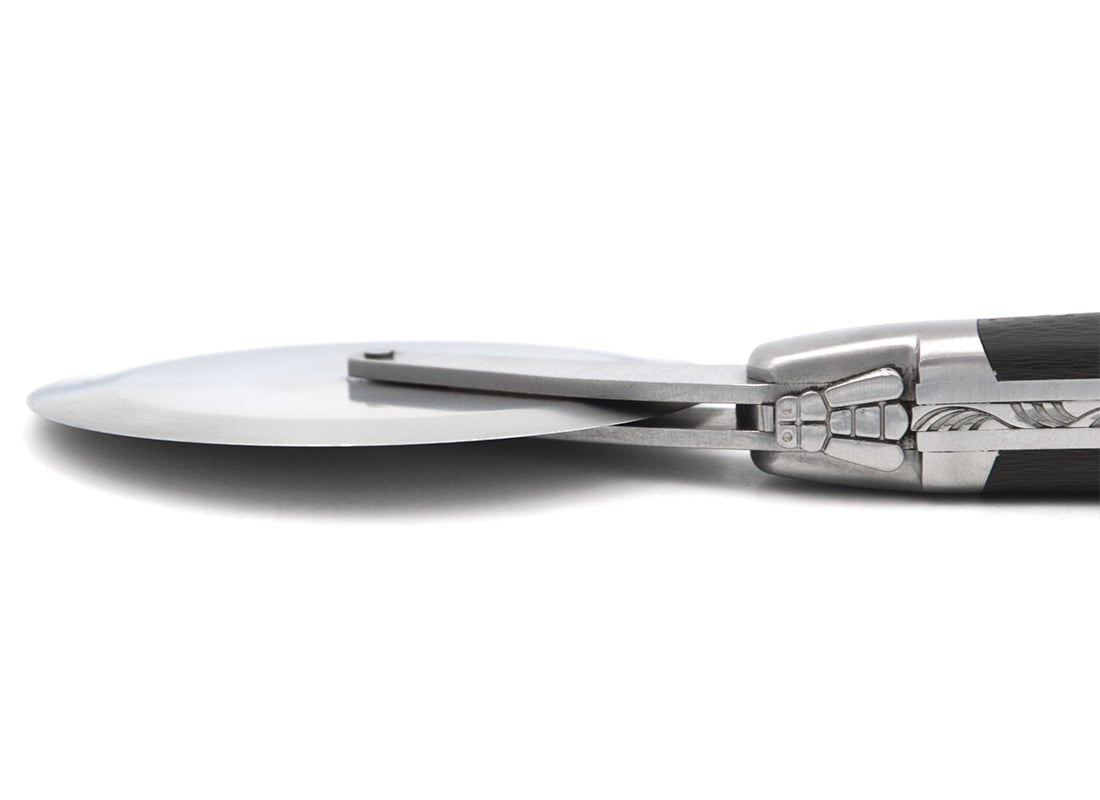 Laguiole Pizza Wheel Carbon Fiber Handle, Prestige Collection