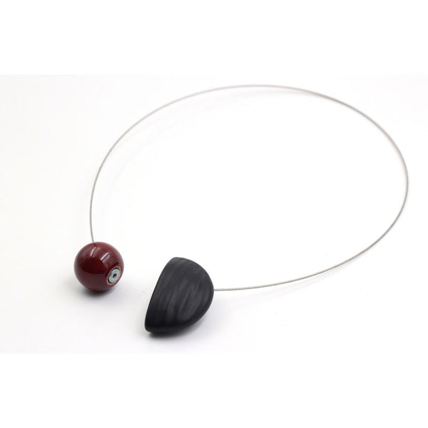 Nais Ceramic Necklace, Blackcurrant - Zouf.biz