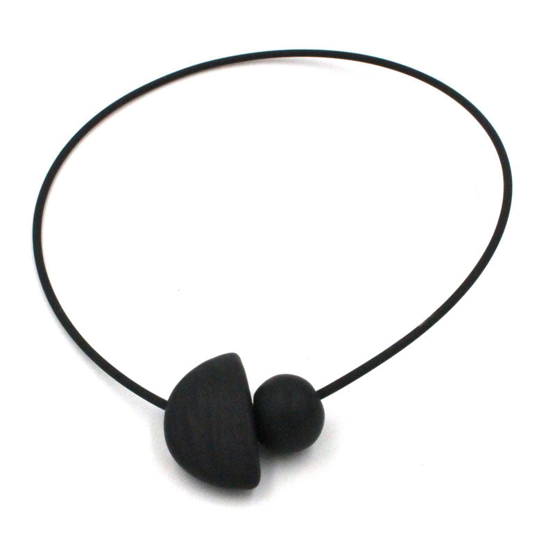 Nais Ceramic PVC Necklace, Black