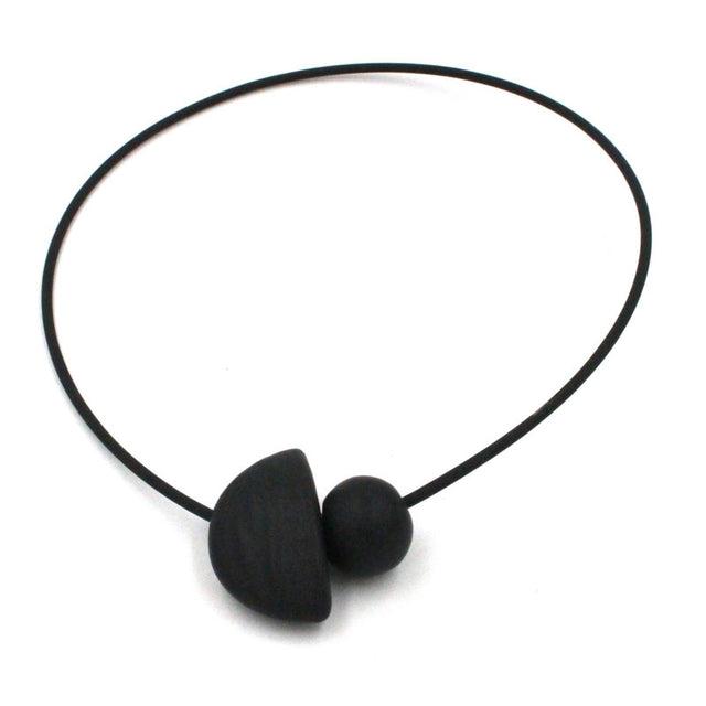 Nais Ceramic PVC Necklace, Black