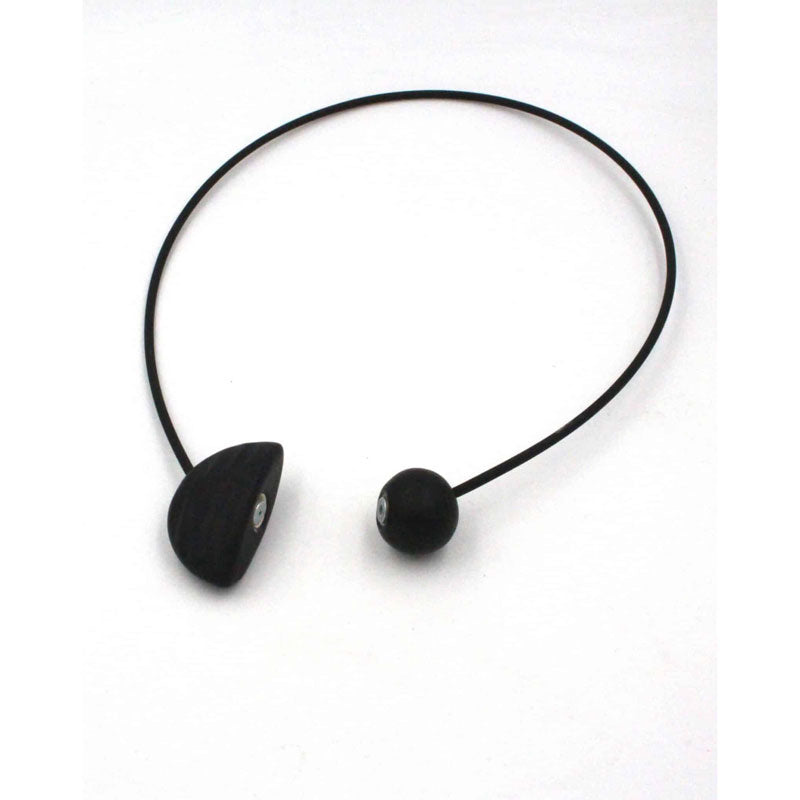 Nais Ceramic PVC Necklace, Black